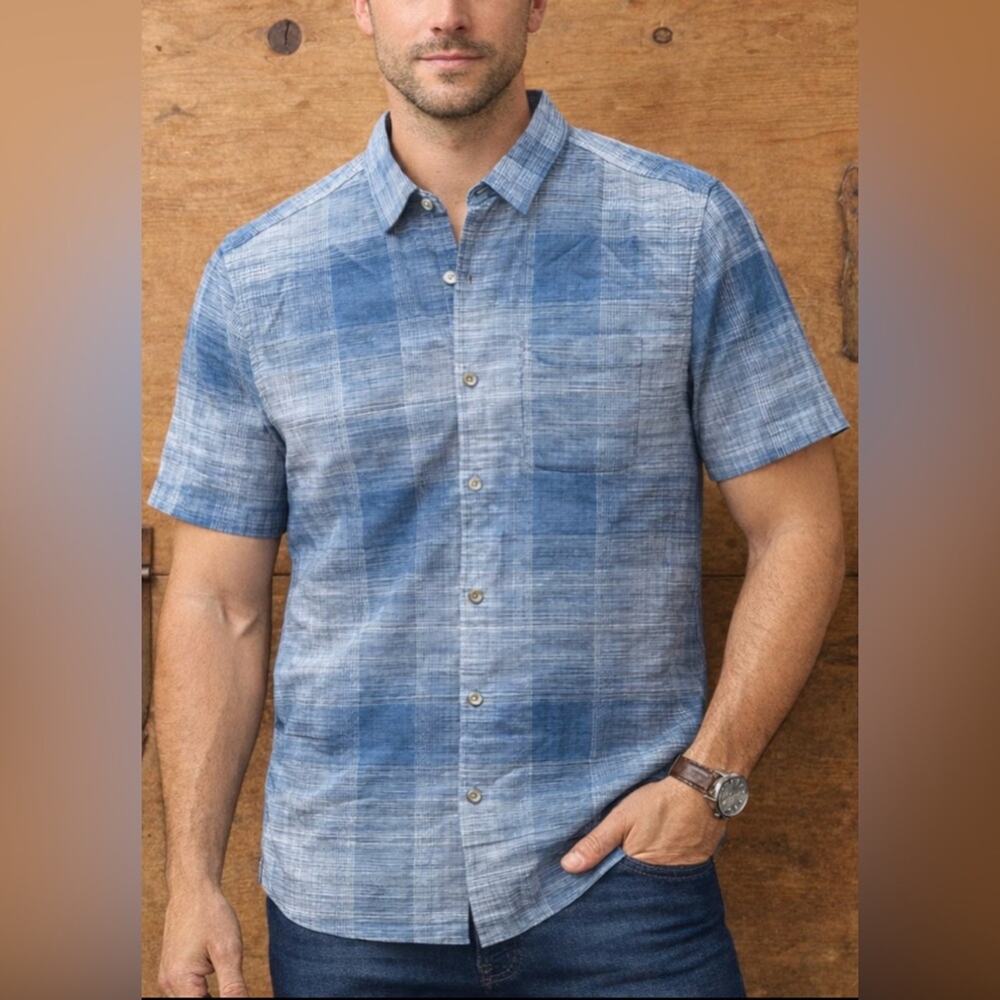 Tommy Bahama Blue Plaid Button Down Shirt size large 55% silk 45% cotton
